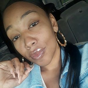 Meet your Posher, Whitney